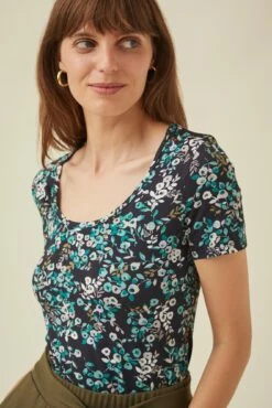 Cara Viscose Tee -AMOUR VERT Sales 0011 CARA LOUISA 2465 web