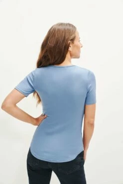 Itana Dream Rib Tee - Horizon -AMOUR VERT Sales 0018 Short Sleeve Itana Horizon 1579 web aa6cd876 7061 4026 9aa5 03309eada601