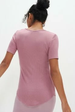 Itana Dream Rib Tee - Lilac -AMOUR VERT Sales 0018 Short Sleeve Itana Lilac 4446 web aa47a2e1 4ca6 499d bbbf b7a3a8673648