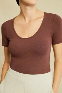 Itana Dream Rib Tee - Mocha -AMOUR VERT Sales 0018 Short Sleeve Itana Mocha 4462 web caa59471 2259 4ae6 8642 d58a50bc3905
