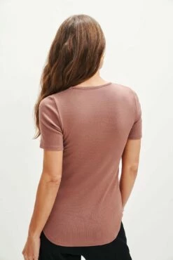 Itana Dream Rib Tee - Quartz -AMOUR VERT Sales 0018 Short Sleeve Itana Quartz 0787 web 490bd943 fe9e 40a1 8cef df97085ae170