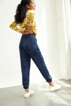 Henri Cupro Joggers - Navy -AMOUR VERT Sales 0074 Henri Cupro Navy 0716 web 4be84354 5839 42d2 9514 22364a003133