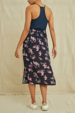 Ollie Midi Skirt - Whitby Floral -AMOUR VERT Sales 0099OllieWhitby 4813 web 721dfee7 9402 4f9a 89a0 2f21791614b3