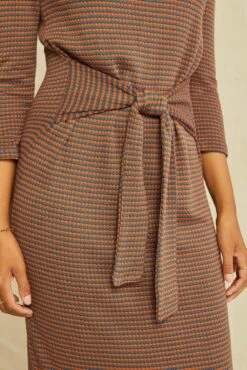 Colombe Scallop Knit Dress - Azure Umber Stripe -AMOUR VERT Sales 0120 34 Sleeve Colombe Scallop Umber Azure 3095 web 6a8aa754 1f52 4c40 a979 969cc9e4a0bd