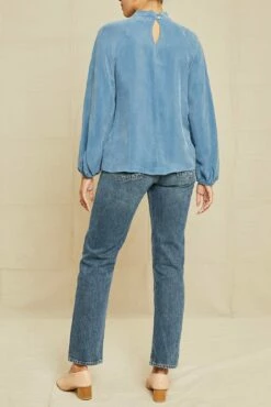 Papillon Cottonseed Cupro Blouse - Azure -AMOUR VERT Sales 0156 Papillon Azure V2 15910 web 0443973c b711 49fd a984 e9b2cec2463f