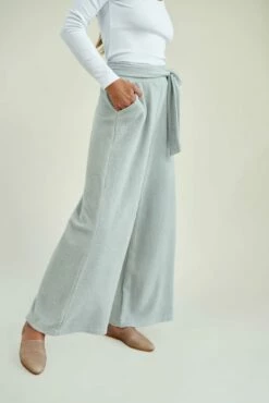 Coco Cloud Rib Pants - Dove - ReAmour -AMOUR VERT Sales 0177 Coco Sweater Rib Dove 3266 web f47cd047 02f1 41c5 a711 663a41e5db56