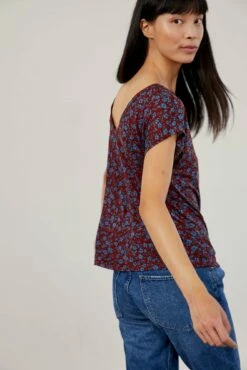 Laurie Silken Modal Tee -AMOUR VERT Sales 0204 Laurie North Shore Floral 02401