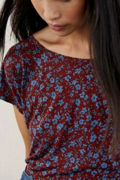 Laurie Silken Modal Tee -AMOUR VERT Sales 0204 Laurie North Shore Floral 02536