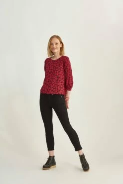 Issa Raglan Tee 33 Issa Raglan Tee -AMOUR VERT Sales 0223 Issa Cotton Modal Luxembourg 1472 web 39718b20 778b 4a07 a2e2 0c031ef894ff