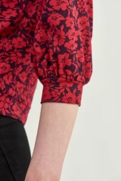 Issa Raglan Tee 41 Issa Raglan Tee -AMOUR VERT Sales 0223 Issa Cotton Modal Luxembourg 1528 web