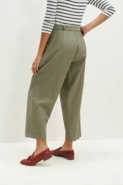 Milo Femme Fête Pant - Vetiver -AMOUR VERT Sales 0285 Milo Vetiver 6784 Web 33770982 f1ac 452b 8409 998467dedc67