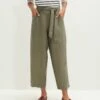 Milo Femme Fête Pant - Vetiver -AMOUR VERT Sales 0285 Milo Vetiver 6797 Web 8977f53b 697e 4bcd 8c8a 91603bb16455