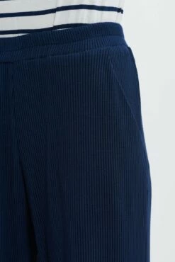 Willow Paris Rib Pants - Ocean -AMOUR VERT Sales 0305 Willow Ocean 0291 web 34e65ad5 b480 470c b54b 20e219b378c6