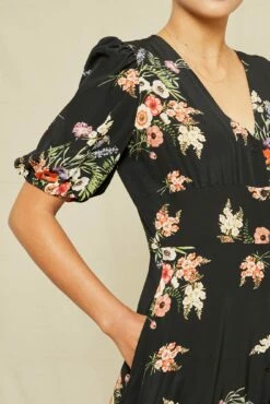 Odette Washable Silk Dress - Treviso Floral 9 Odette Washable Silk Dress - Treviso Floral -AMOUR VERT Sales 0315 Odette Treviso Print 13804 web 3ea99c56 6941 48ce 94a3 50753083ecfc