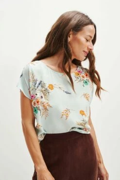 New Release -AMOUR VERT Sales 0357 Margeaux Zero Waste Tee Cannes Print 0231 web ff520638 18b5 44e8 82b4 1b010f462b9a