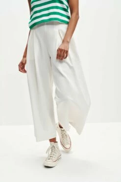 Deslin Pant - Zinnia - ReAmour -AMOUR VERT Sales 0369 Deslin Salt 2 0889 web 21ad2fc4 32e5 479a 8a35 2c9630a769c8