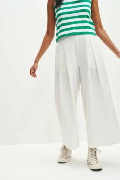 Deslin Pant - Zinnia - ReAmour -AMOUR VERT Sales 0369 Deslin Salt 2 0892 web 67faf1f2 4923 4948 a80c aff261b345b6