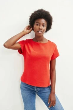 Chessa Scallop Knit Tee - Carmine