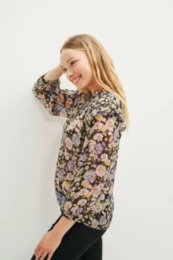 Camila Nouveau Silk Blouse - Midi Floral Lavender -AMOUR VERT Sales 0394 Camila Lavender Midi Floral 1936 web 06f54d61 4ad3 43e2 985a 920f66dc8d65