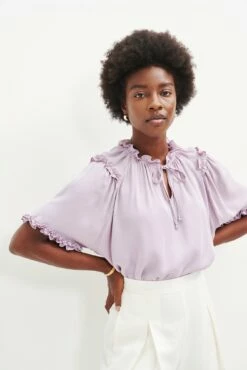 AMOUR VERT Sales -AMOUR VERT Sales 0396 Zuri Lilac 1928 web 3be000e1 8a9b 4a69 a729 d5e013a9c721