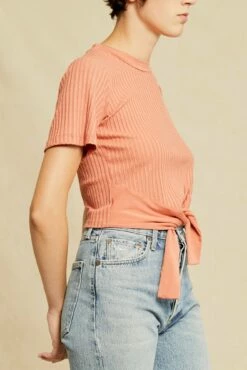 Jeanette Short Sleeve Tee - Hibiscus -AMOUR VERT Sales 0453 Jeanette Hibiscus 1261 web 3a5fb916 42b5 466b 8b43 22b323710210