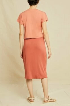 Juliet Dream Knit Tee - Hibiscus -AMOUR VERT Sales 0480 Juliet Hibiscus 0293 web 11271815 6089 45c4 95dc a34235a46923