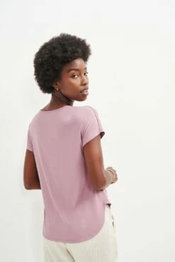 Chessa Dream Knit Tee - Lilac -AMOUR VERT Sales 0505 Chessa Lilac 1570 web f9a12433 509c 46e3 9627 5df153138a82