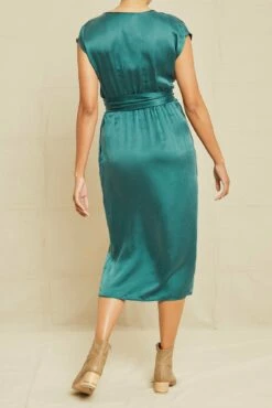 Josie Cottonseed Cupro Dress - Jadeite -AMOUR VERT Sales 0538 Josie Cupro Gold 13909 web 4f8c0e41 5d6d 4f5e 82f5 a3e56bd093f7