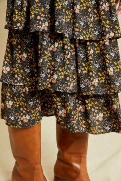 Christy Skirt - Marion Floral -AMOUR VERT Sales 0546 Christy Marion Print 10807 web f8f67a06 5922 4c4f 8b68 0c41b7353974