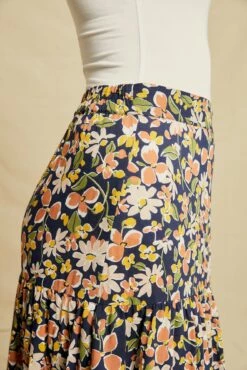 Christy Skirt - Mojave Bloom -AMOUR VERT Sales 0546 Christy Mojave Bloom 1880 web 2b12bf91 bf68 4c1e 9595 86cf558ce222
