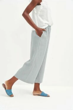 Salice Linen Pants - Eucalyptus -AMOUR VERT Sales 0558 Salice Linen Eucalyptus 1297 web e9b72792 4efe 448d 88c5 72264e554c27