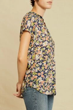 Renata Ecovero Blouse - Marion Floral -AMOUR VERT Sales 0607 Renata Ecovero Mojave Bloom 0033 web 238f3ff9 9e08 4907 9ae1 e0e259a9d8cd