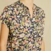 Renata Ecovero Blouse - Mojave Floral -AMOUR VERT Sales 0607 Renata Ecovero Mojave Bloom 0049 web cee0ec0c 01dd 4474 b6bc 53963c2197ae