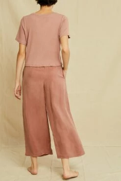 Tara Dream Rib Cropped Tee - Quartz -AMOUR VERT Sales 0622 Tara Quartz 2672 web 19b4f133 8c84 4af3 b559 c549b4f05249