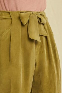 Eve Cottonseed Cupro Pants - Matcha -AMOUR VERT Sales 0704 Eve Matcha 3883 web 9917d7ce aba7 4bb6 9e7f dfabd00de2b2