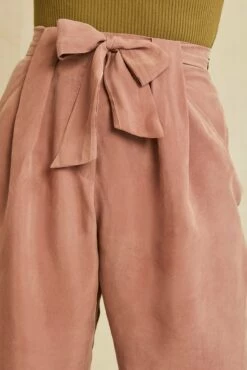 Eve Cottonseed Cupro Pants - Quartz -AMOUR VERT Sales 0704 Eve Quartz 3848 web 69c30d76 eefc 48e1 b3b7 18e953aa66b5