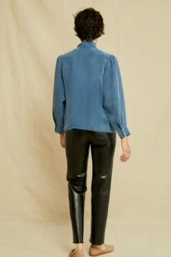 Olivet Cottonseed Cupro Blouse - Azure 10 Olivet Cottonseed Cupro Blouse - Azure -AMOUR VERT Sales 0710 Olivet Cottonseed Cupro Azure 1236 web 9ebe0471 a60a 49fc bfc7 066a90e2e3fe