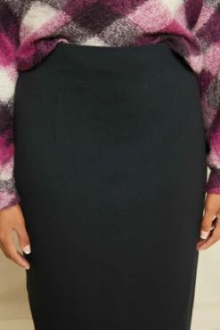 Alice Ponte Midi Skirt - Black 9 Alice Ponte Midi Skirt - Black -AMOUR VERT Sales 0739 Alice Black 00364 web 5bb452cd a291 4a42 8d7e 888d6aeaba83