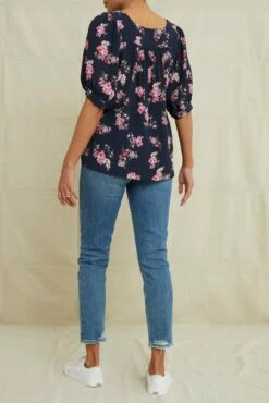 Edith Viscose Blouse - Whitby Floral -AMOUR VERT Sales 0771EdithWhitby 1940 web 0630a004 fed1 4807 8112 b8424f029cf2