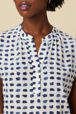 Renata Washable Silk Blouse - Squared Up White -AMOUR VERT Sales 1068 Renata Squared Up White 4 97d4dd39 44d6 43c9 b2ad 98f56daed6db