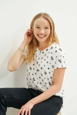 Leif Reverie Slub Tee - Camden Floral -AMOUR VERT Sales 1335 Leif Camden Print 1410 web 2bbba775 cf2b 48c2 80ae 6702fd78853f