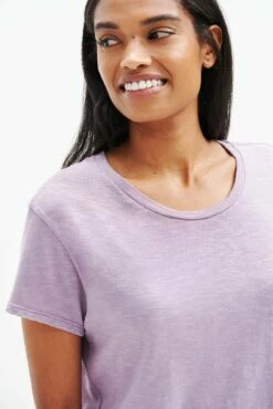 Leif Reverie Slub Tee - Lavender -AMOUR VERT Sales 1335 Leif Lavender 0465 web 5a7c1ba8 63d8 428e a99f 3637885a58ab