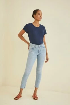 Leif Reverie Slub Tee - Navy -AMOUR VERT Sales 1335 Leif Navy 1297 web c155d109 c374 4ddf b4f2 a57b2bf28b63