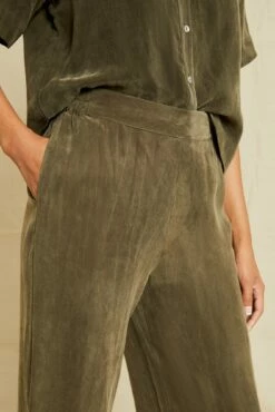 Mabel Cottonseed Cupro Pajama Pants - Olive -AMOUR VERT Sales 211013 AV October ECOMM 0222MabelOlive 5404 web a637f3ee c398 4c03 9e67 48bb65327732