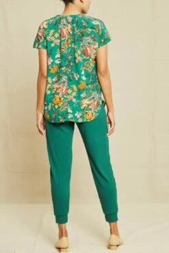 Renata Washable Silk Blouse - Rosalind Floral -AMOUR VERT Sales 211013 AV October ECOMM 1068RenataWashableSilkRosalindFloral 7899 web 30828503 64b2 41ce ab10 443d1c8868c3