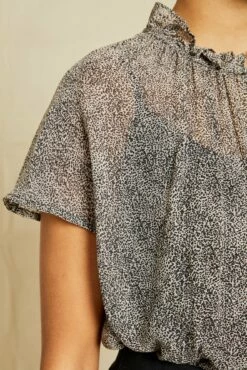 Maisie Nouveau Silk Blouse - Snow Leopard -AMOUR VERT Sales 6065 Maisie Snow Leopard 00444 web 0aa0cfde 4839 4bd0 986b aea234aa52cc