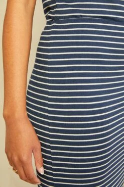 Yuma Dream Knit Skirt - Navy Natural -AMOUR VERT Sales 6089 Yuma Amsterdam Stripe Navy Natural 2575 web 70f8eb36 8e9b 47d5 a12a ca7349b3c92d