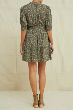 Malta Ecovero Dress - Lago Green -AMOUR VERT Sales 6677MaltaLagoGreen 0763 web ef267e4a 1097 4e96 b28b ae0231c9f126