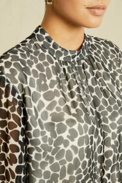 Astrid Nouveau Silk Blouse - Cobblestone Dot -AMOUR VERT Sales 7090 Astrid Cobblestone Print 12801 web fc0e7c83 cd92 47fb 83d5 b067d7316fcc