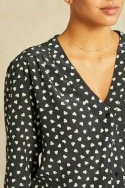 Kaya Washable Silk Blouse - Heart Black Ivory Print 9 Kaya Washable Silk Blouse - Heart Black Ivory Print -AMOUR VERT Sales 8509 Kaya Heart Black Ivory 2830 web 759a9236 d8c0 4fc6 a79e 6d248fe0d5f9